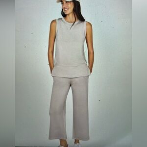 Women's sz SM 2 pc lounge matching set sweatsuit. Loved by influencers! Amazon.